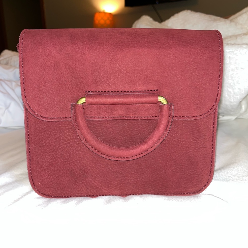 Madewell purse. 3 years old, but only used once or 2x. Excellent condition!